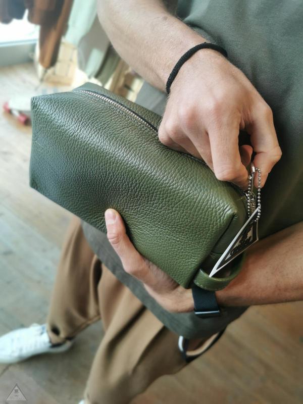 Beauty/Pochette Vera Pelle Verde Militare