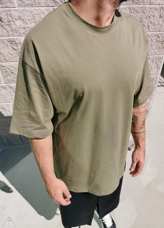 T-shirt over Militare